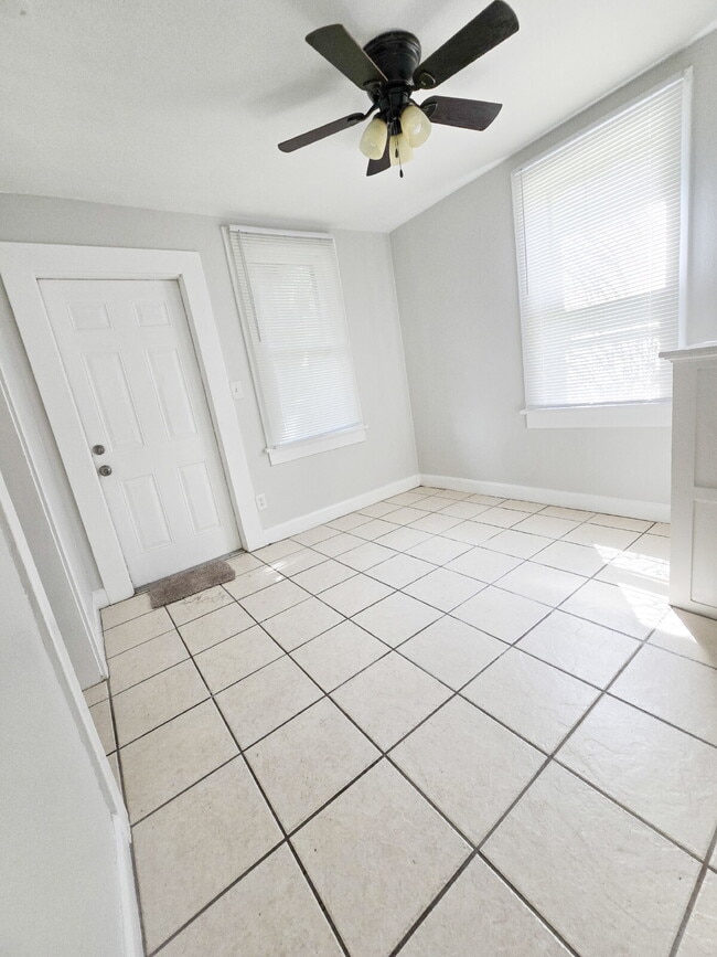 Building Photo - "Charming 1-Bedroom Home in Winter Haven – Perfect for Cozy Living!"