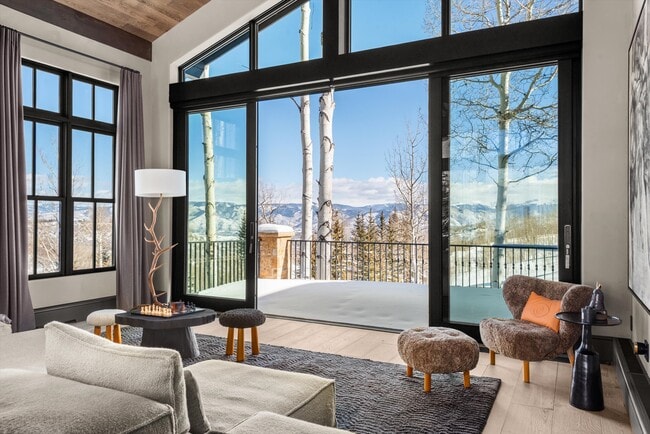 Building Photo - 379 Divide Dr