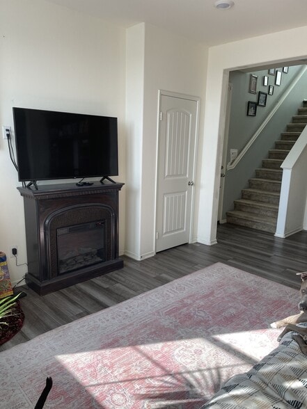 Building Photo - 17085 Gray Pine Pl