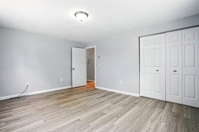 Building Photo - 39 Pleasant St