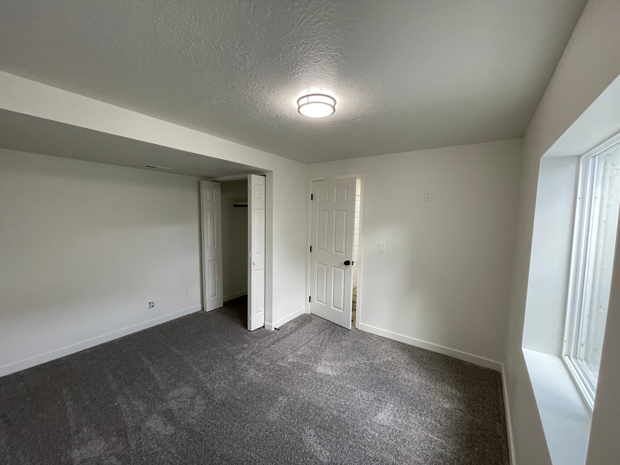 Building Photo - 844 N Basalt