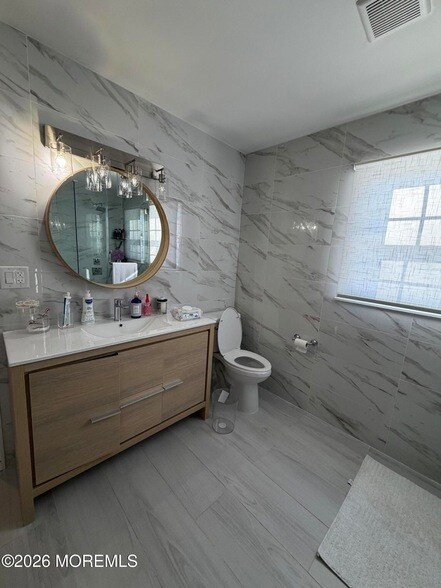 Building Photo - 534 Apple Dr