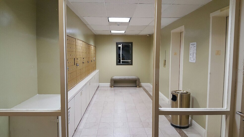 Level 2 mail Room Lobby - 10535 Wilshire Blvd