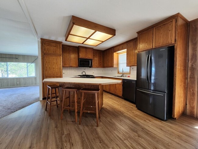 Building Photo - Penngrove Mobile Home on a Country Property