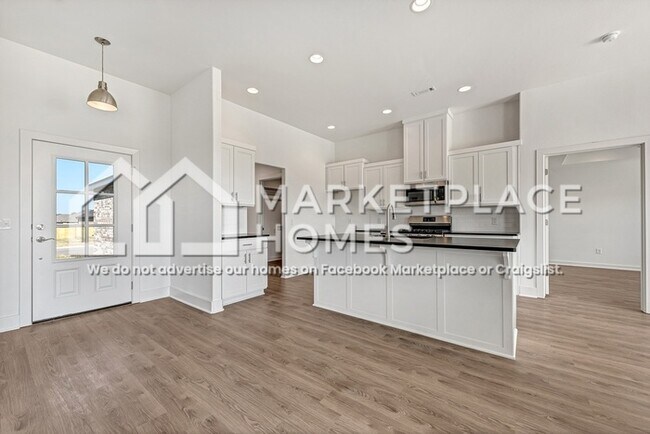 Building Photo - 375 Canada Dr