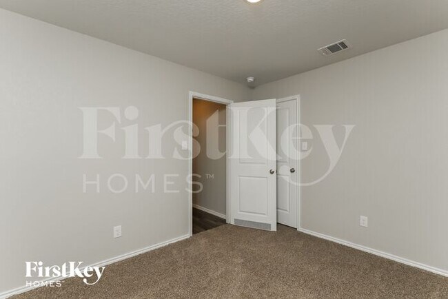 Building Photo - 5639 Jasmine Spur