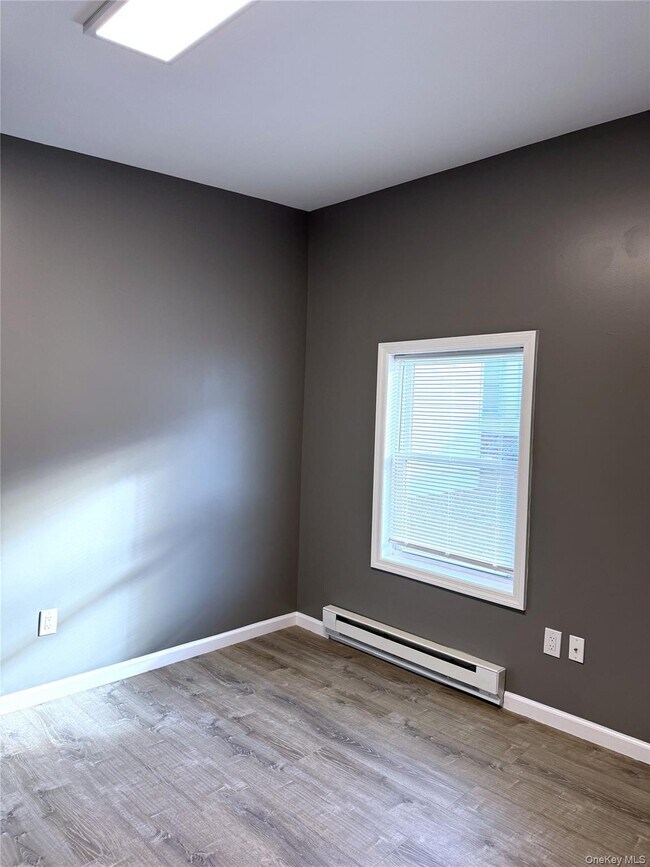 Building Photo - 21 Collegeview Ave