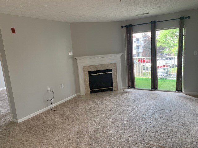 Building Photo - 8941 Town Center Cir