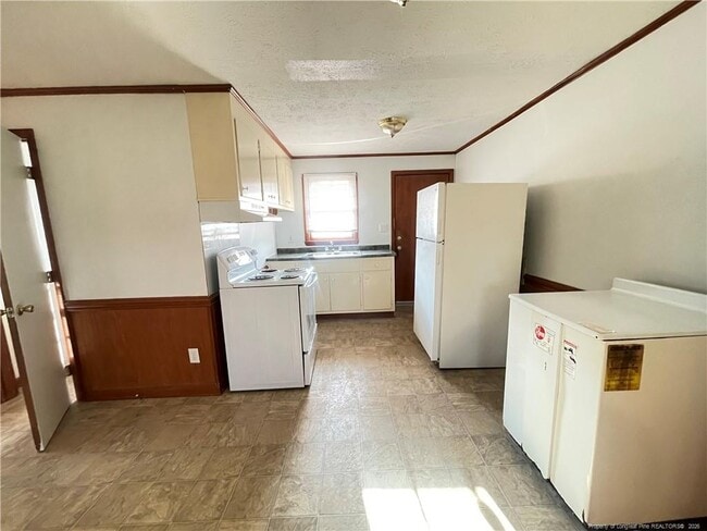 Building Photo - 1725 Cumberland Dr