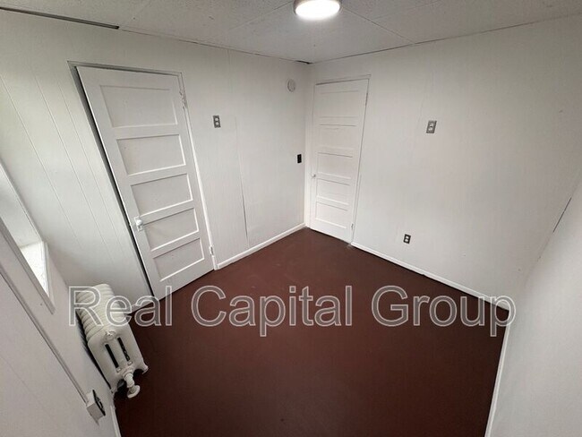 Building Photo - 1345 3rd St