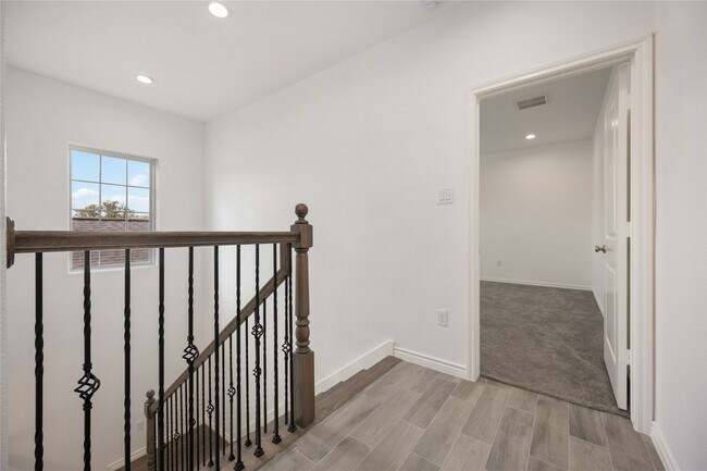 Building Photo - 4406 Sterling St