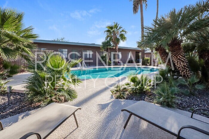 Building Photo - 1518 E Hedrick Dr