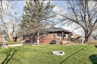 Building Photo - 1604 N Riley Ave