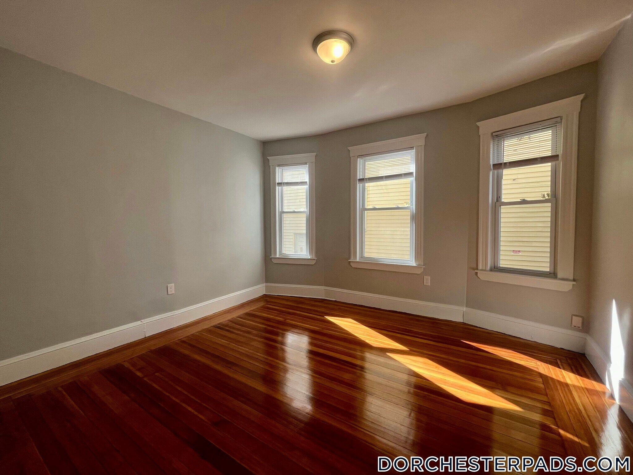 Building Photo - 108 Callender St