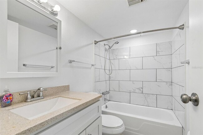 Building Photo - 237 S McMullen Booth Rd