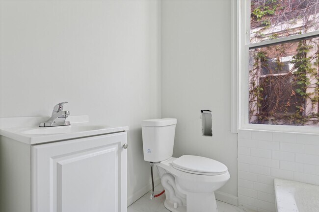 Building Photo - 3031 Page St