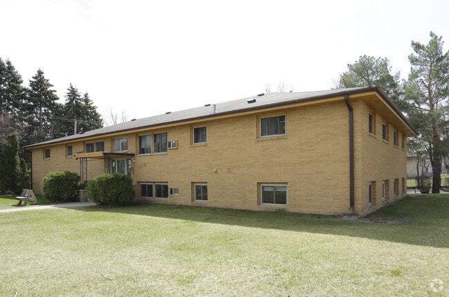 Building Photo - 110 61st Ave NE