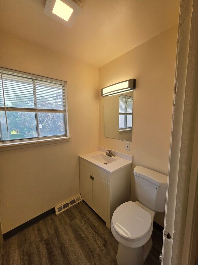 Building Photo - 5044 Brighton Ln