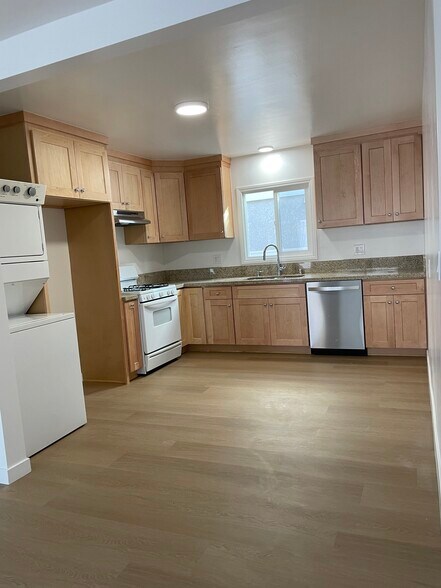 Newly remodeled kitchen - 2215 Mathews Ave