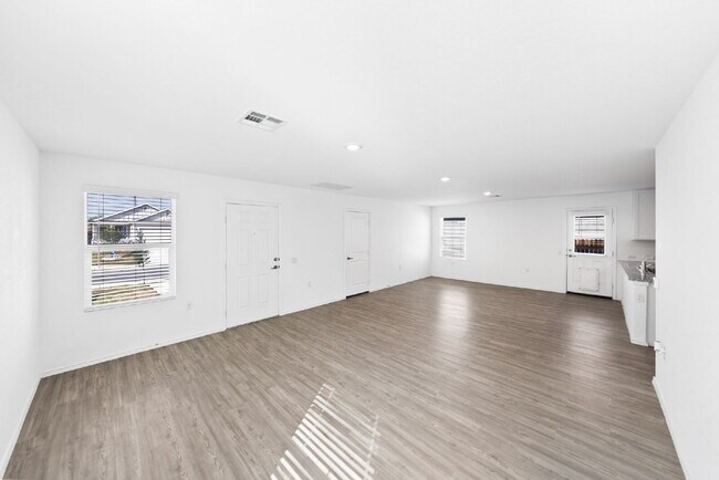 Building Photo - 4546 Glades Wy