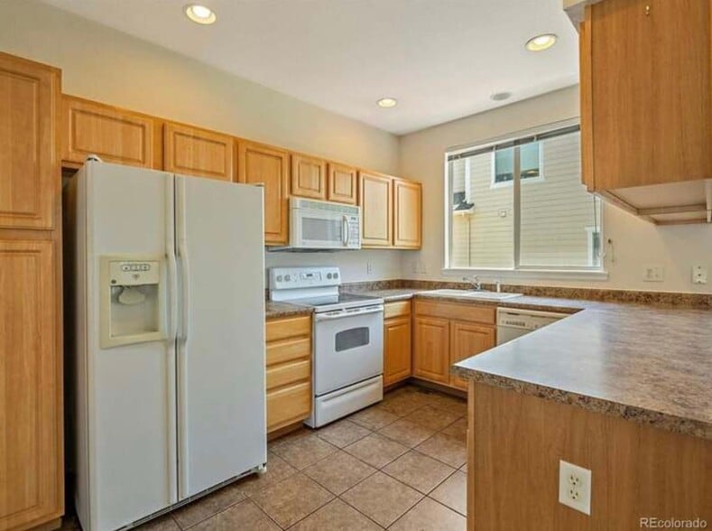 Building Photo - 11250 Florence St