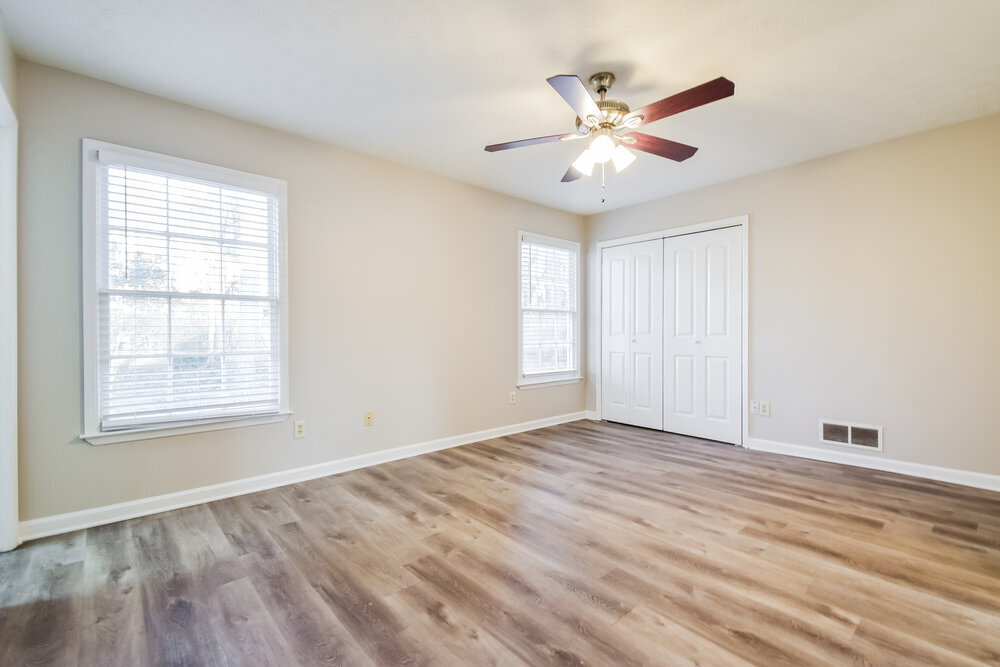 Building Photo - 1111 Realm Ln