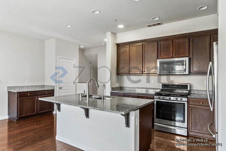 Building Photo - 5650 Campbell Ln