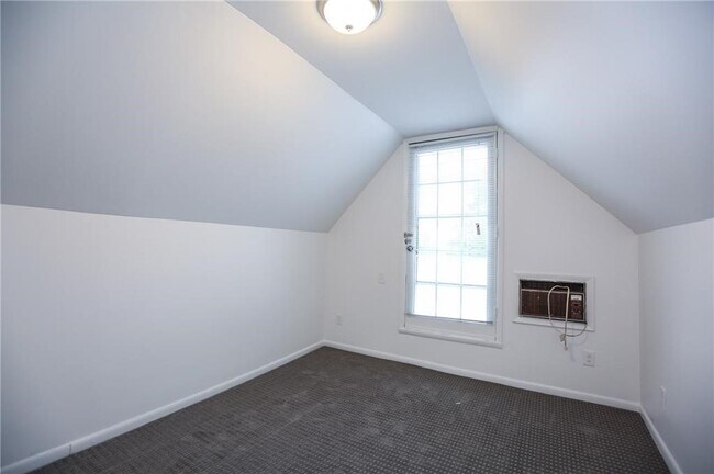 Building Photo - 258 Winton Rd