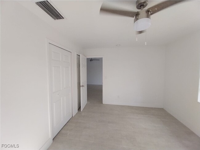 Building Photo - 317 Tarpon Dr