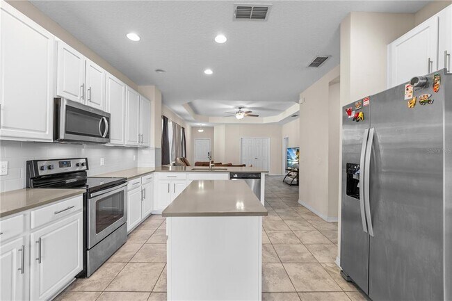 Building Photo - 3443 Sagebrush St
