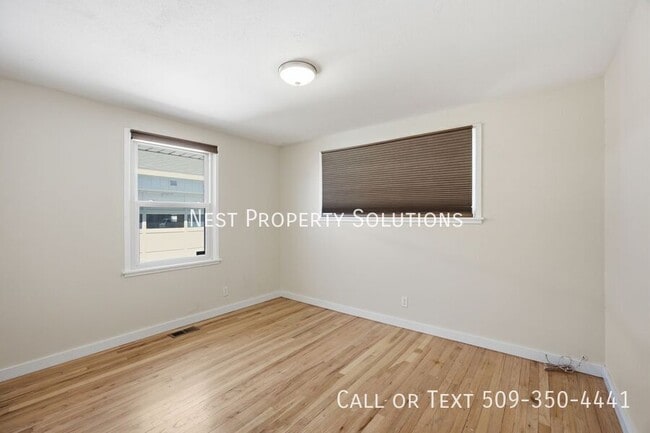 Building Photo - 171 G St SE
