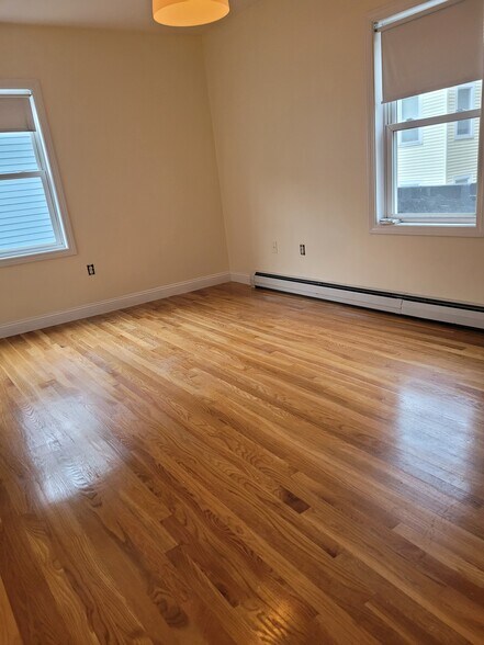 Building Photo - 4 Union Pl