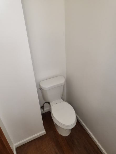 Building Photo - 1829 N Port St