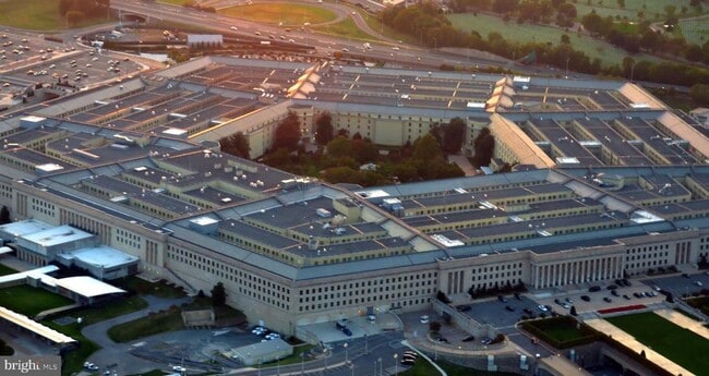 Building Photo - 1900 Key Blvd