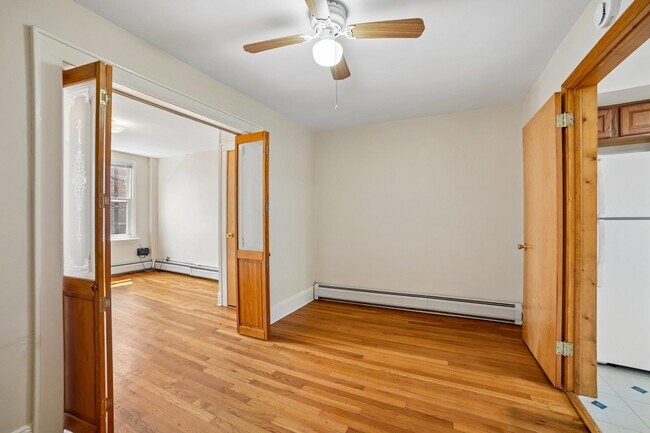 Building Photo - 438 2nd St