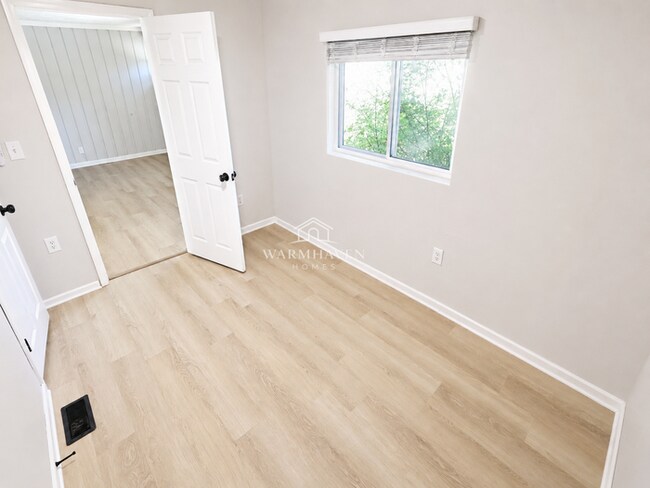Building Photo - 931 Crestline Dr