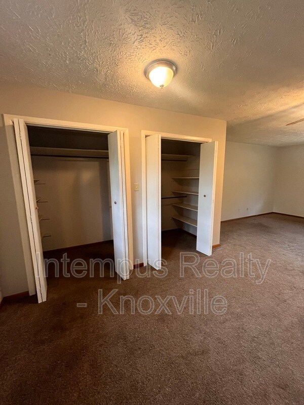 Building Photo - 8738 Gleason Dr