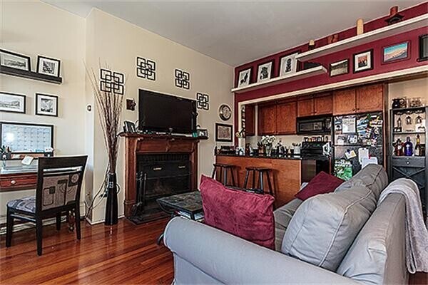 Building Photo - 439 Marlborough St