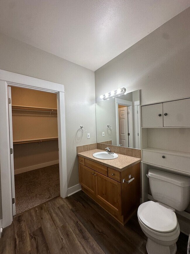 Building Photo - Beautiful home in SE Bend near Jewell Elementary!
