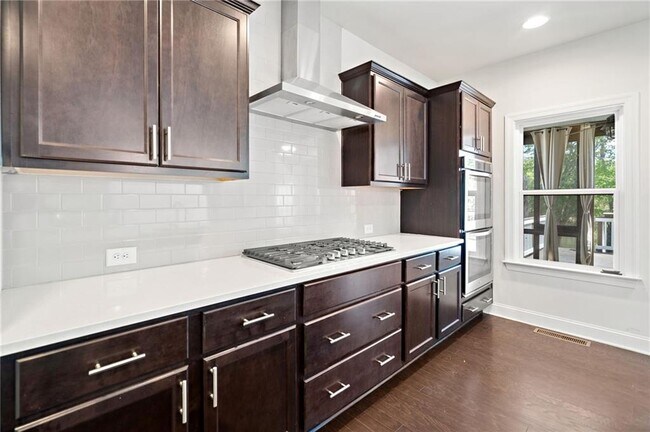 Building Photo - 4180 Woodwind Dr