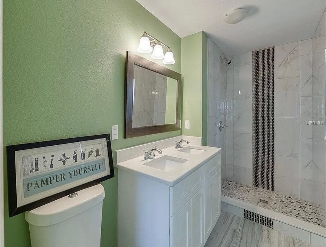 Building Photo - 5321 Grandview Dr