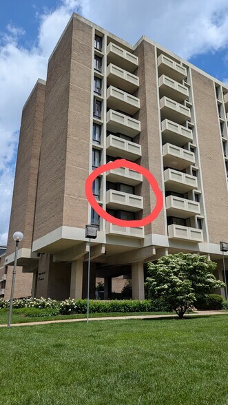 Unit exterior, viewed from Great Lawn. - 490 M St SW