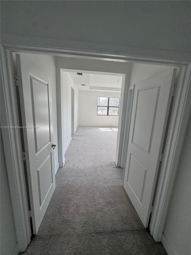 Building Photo - 4481 SW 173rd Ave