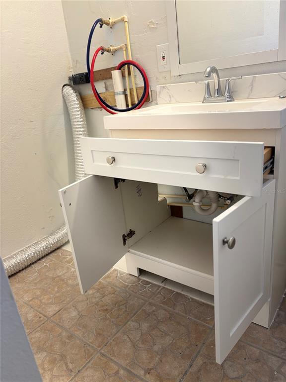 Building Photo - 4006 W Land Ave