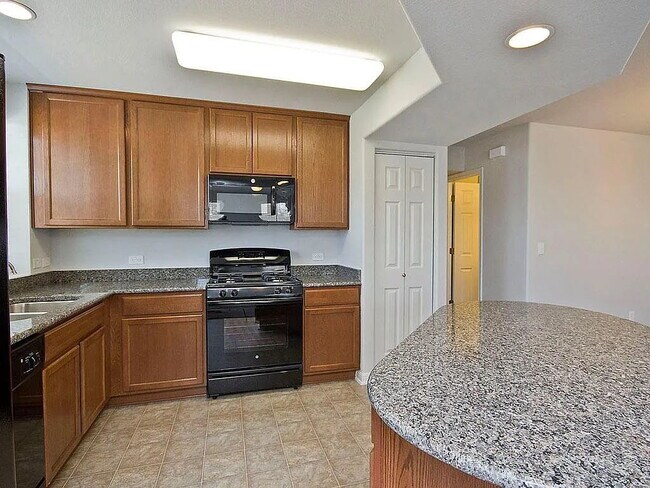 Building Photo - "Charming 2-Bed, 2-Bath Condo Retreat in San Marcos - Spacious 1100 Sq Ft Living!"