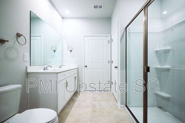 Building Photo - 405 Mariene Dr