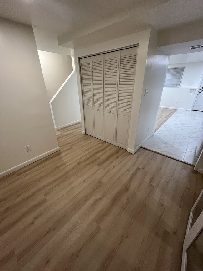 Building Photo - 9241 Pinenut Ct