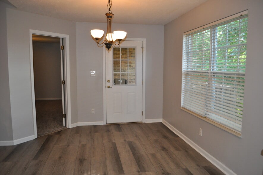 Dining room - 3246 Mountain Spring Way
