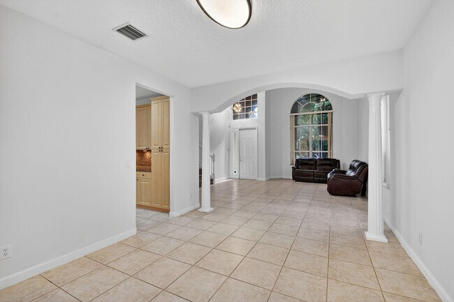 Building Photo - 4795 S Classical Blvd