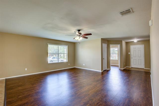 Building Photo - 7000 Sylvan Meadows Dr